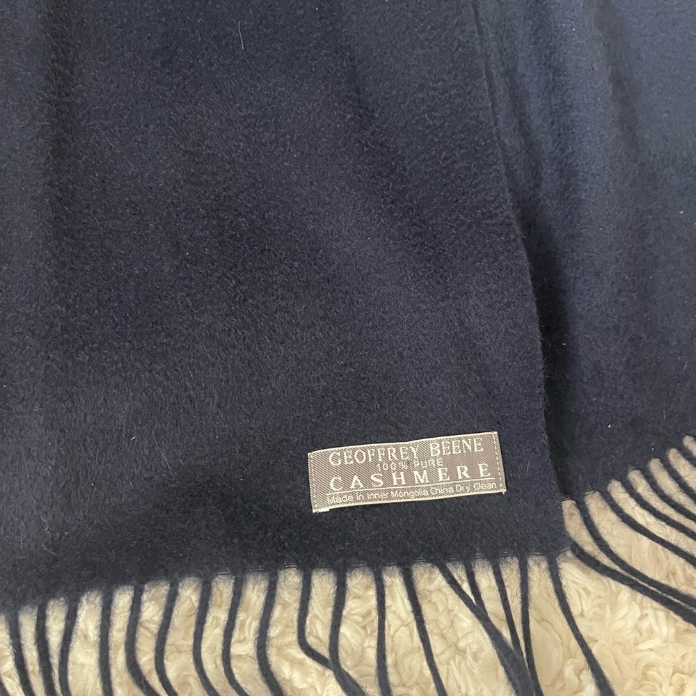 Geoffrey Beene Navy Blue Cashmere Scarf